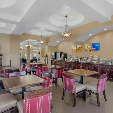 Comfort Suites Benbrook Esterno foto
