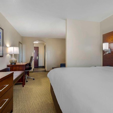 Comfort Suites Benbrook Esterno foto