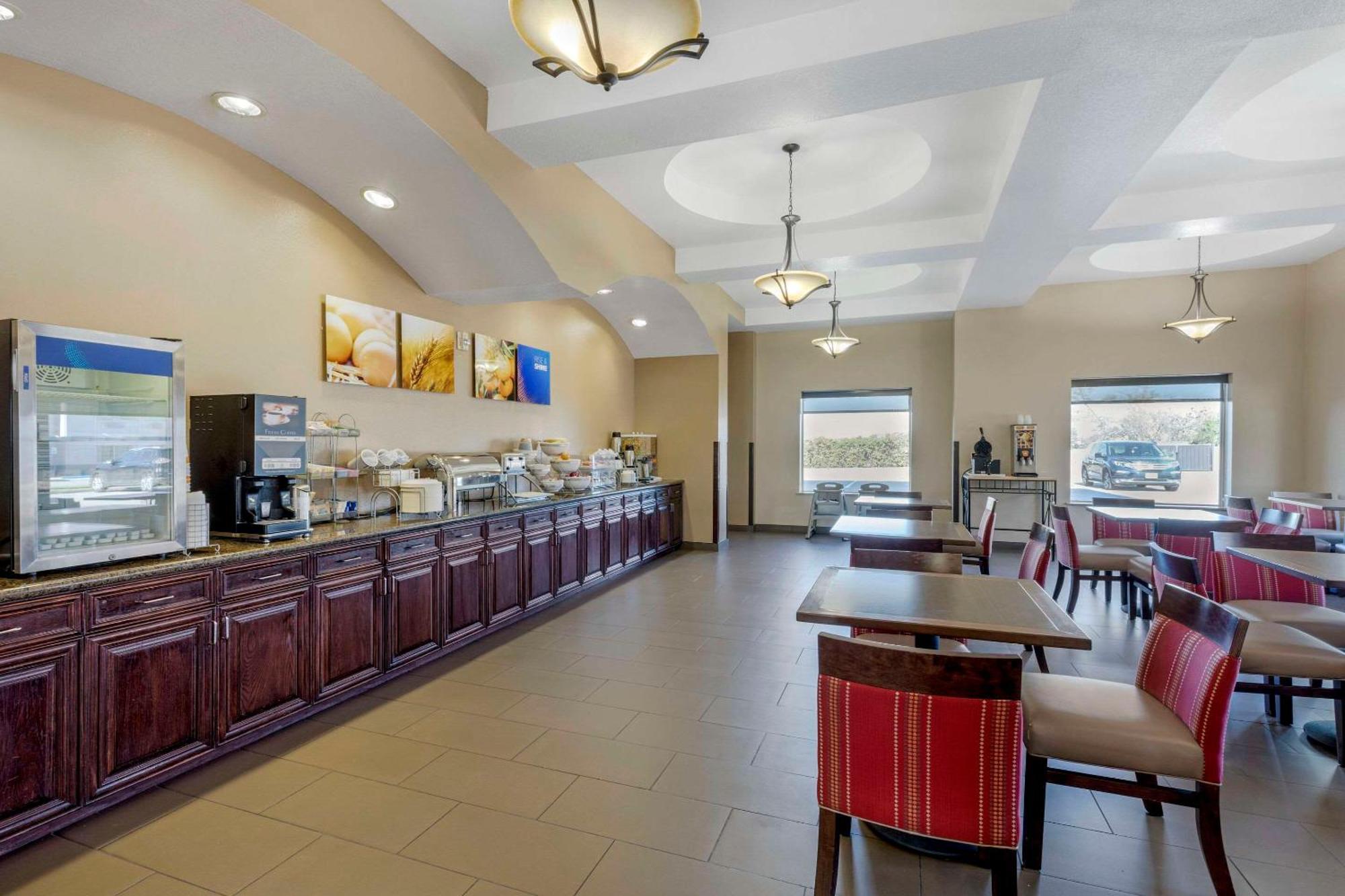 Comfort Suites Benbrook Esterno foto