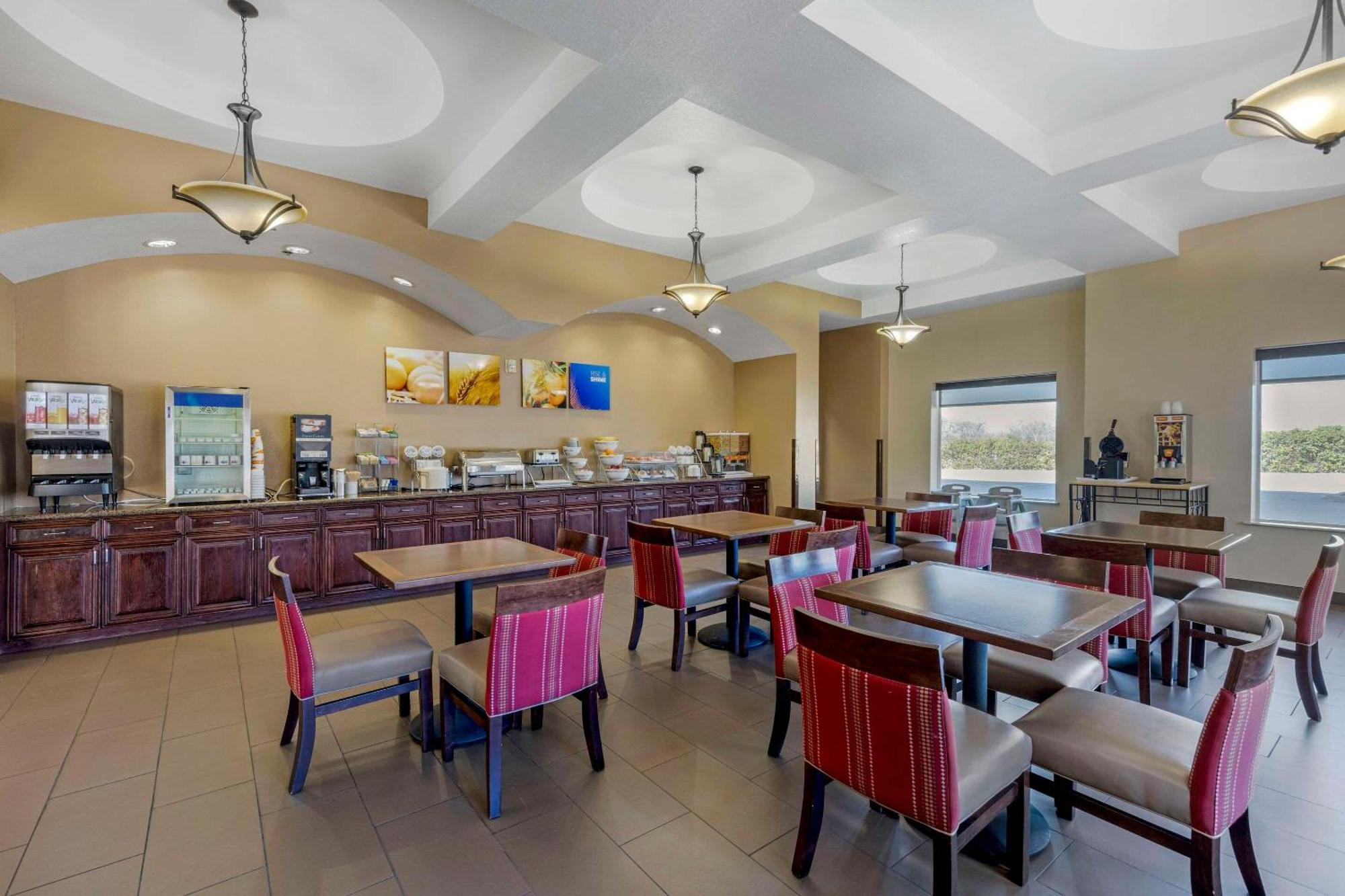 Comfort Suites Benbrook Esterno foto