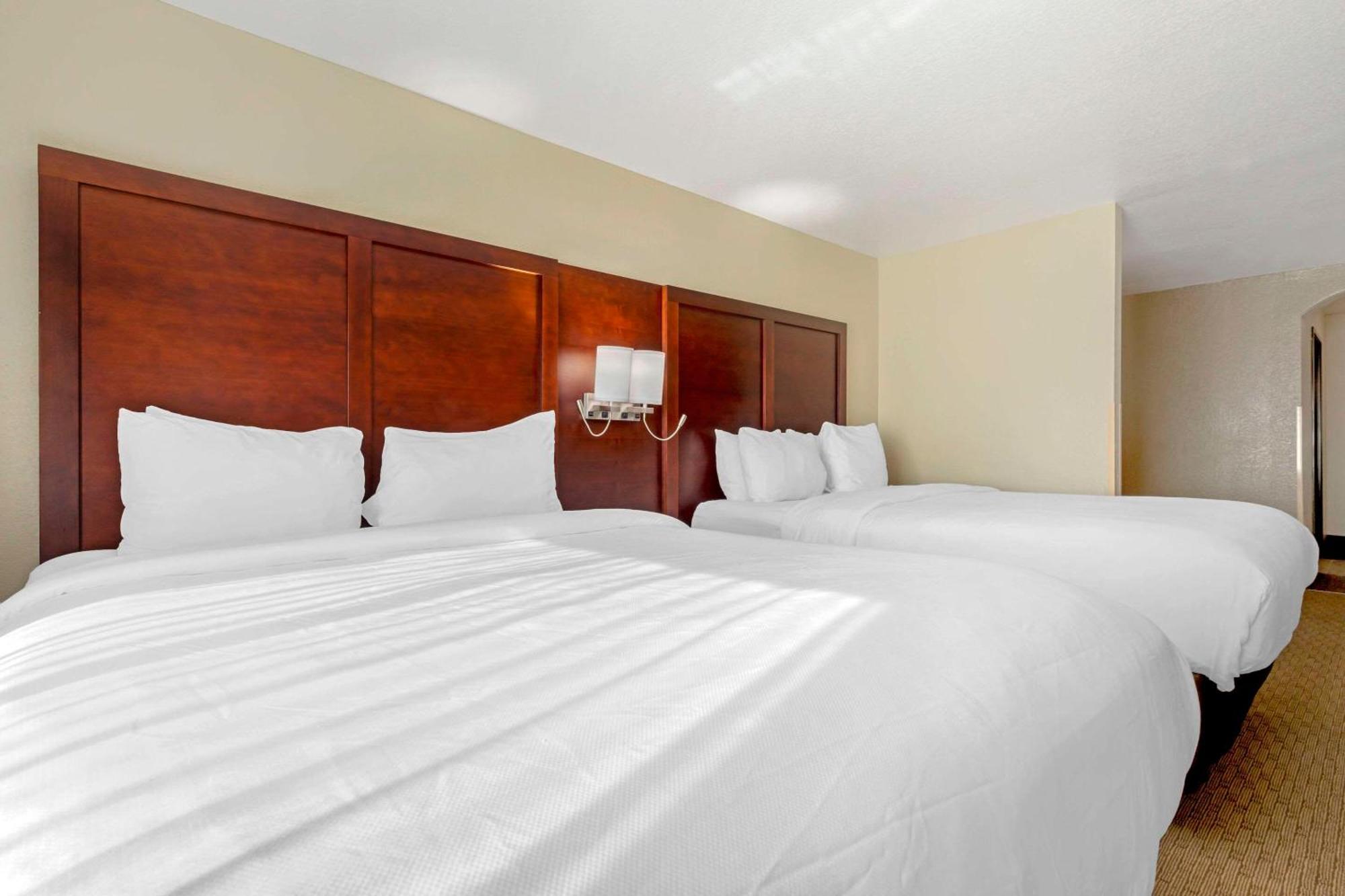 Comfort Suites Benbrook Esterno foto