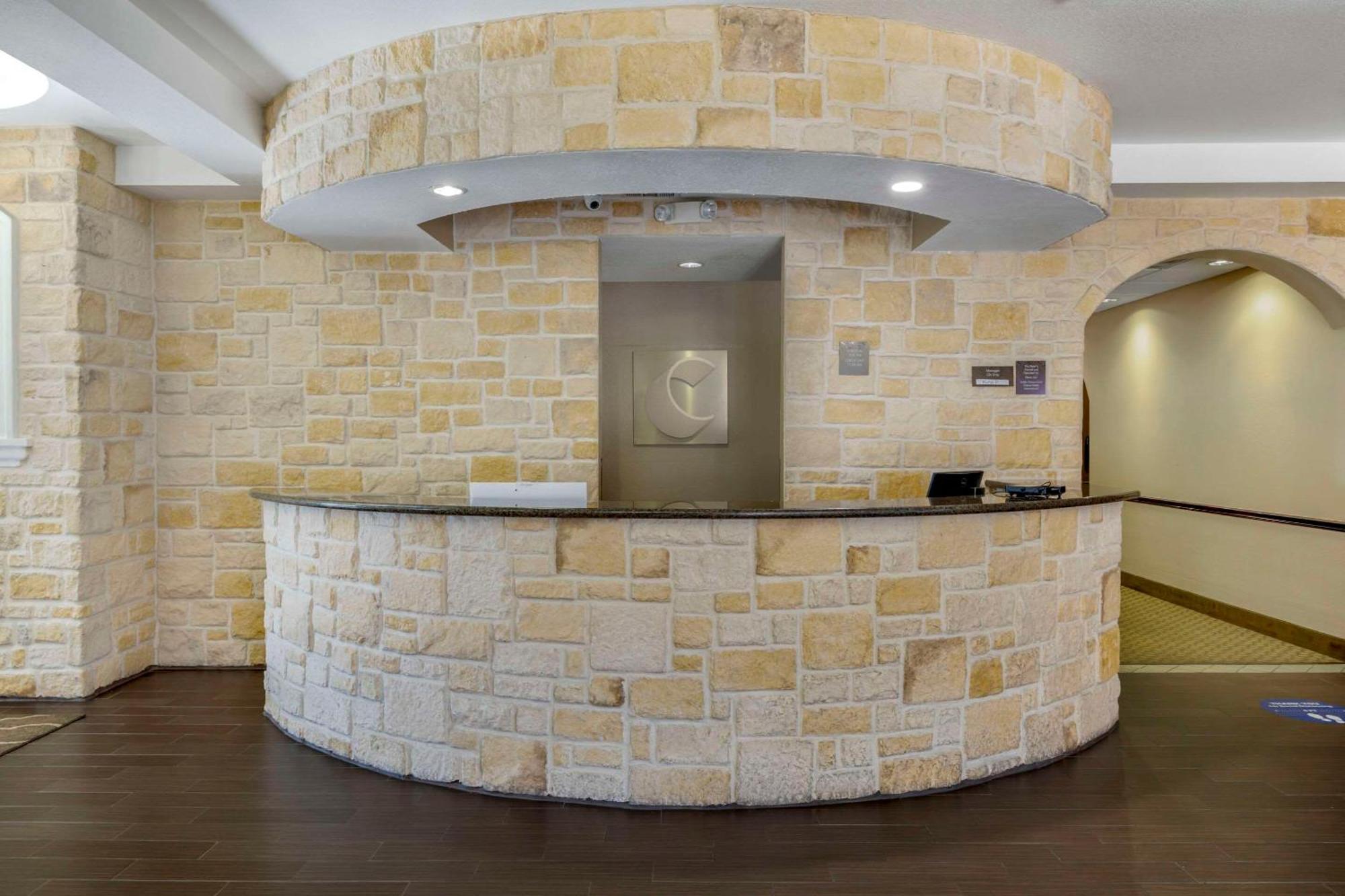 Comfort Suites Benbrook Esterno foto