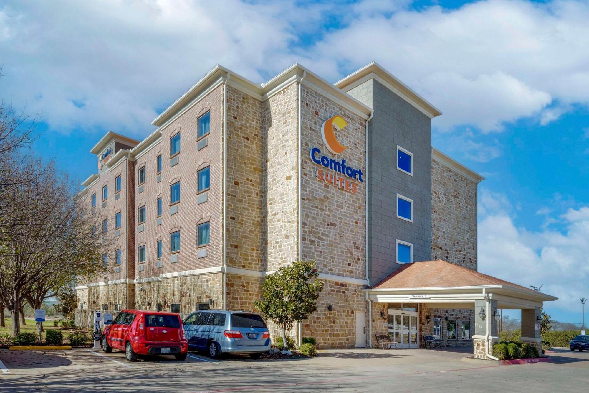Comfort Suites Benbrook Esterno foto