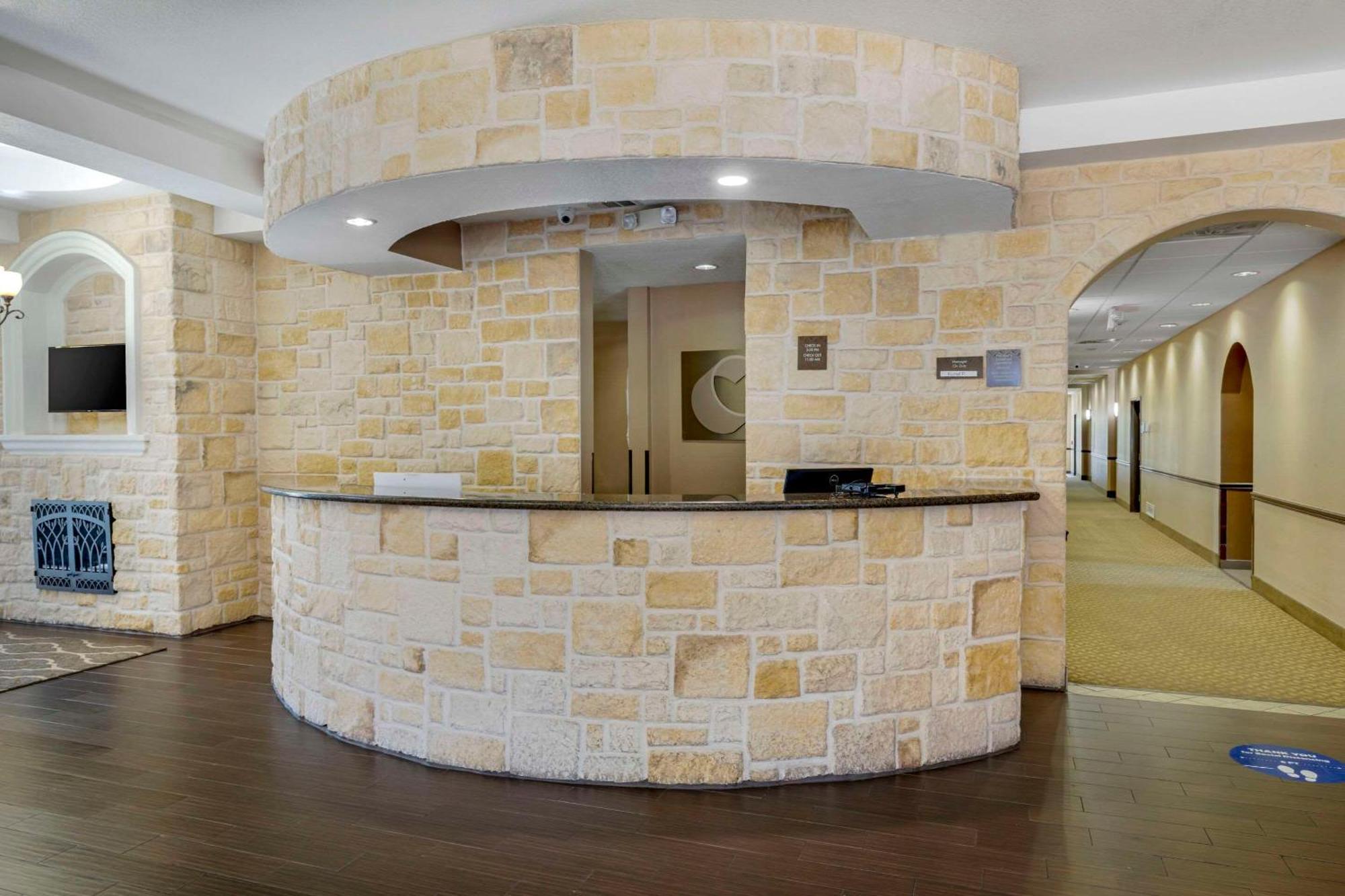 Comfort Suites Benbrook Esterno foto