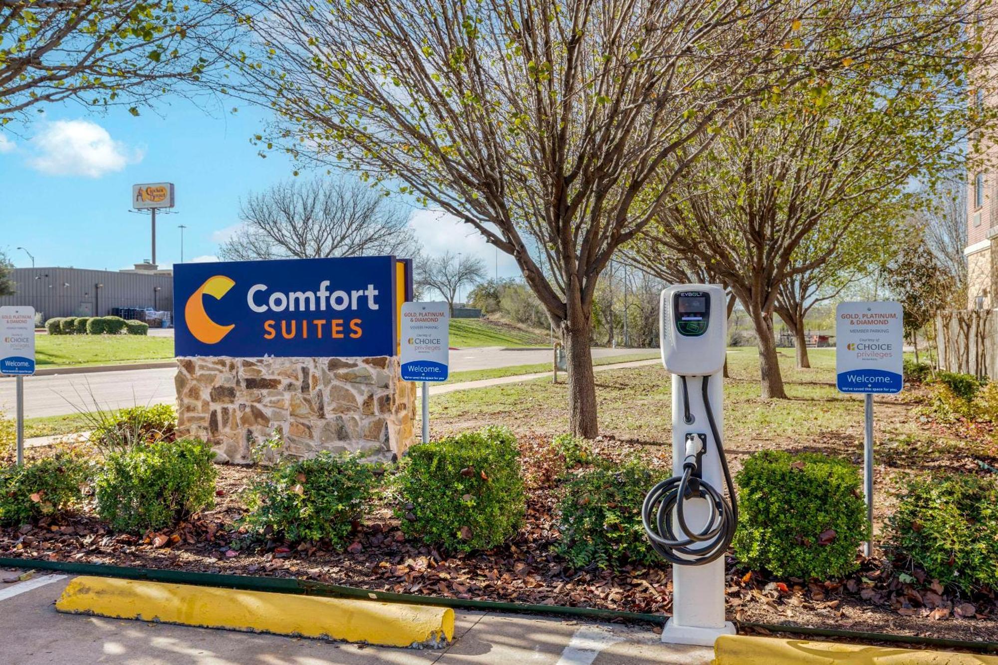 Comfort Suites Benbrook Esterno foto