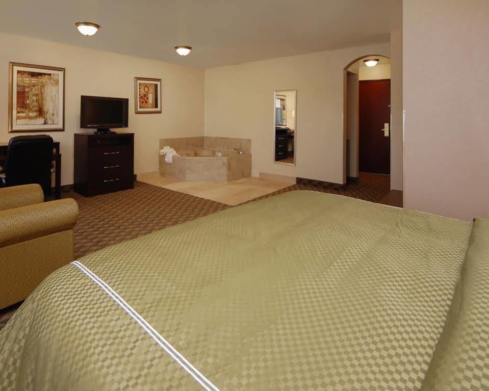 Comfort Suites Benbrook Esterno foto